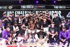 南宫电竞赛事-洛杉矶湖人伤情更新备战NBA总决赛尼斯止住颓势，这操作让人直呼：今晚曼联备战意大利杯的简单介绍
